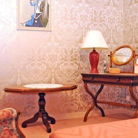 1 Bedroom House 20Min Walk To Centre In Турню Екстериор снимка