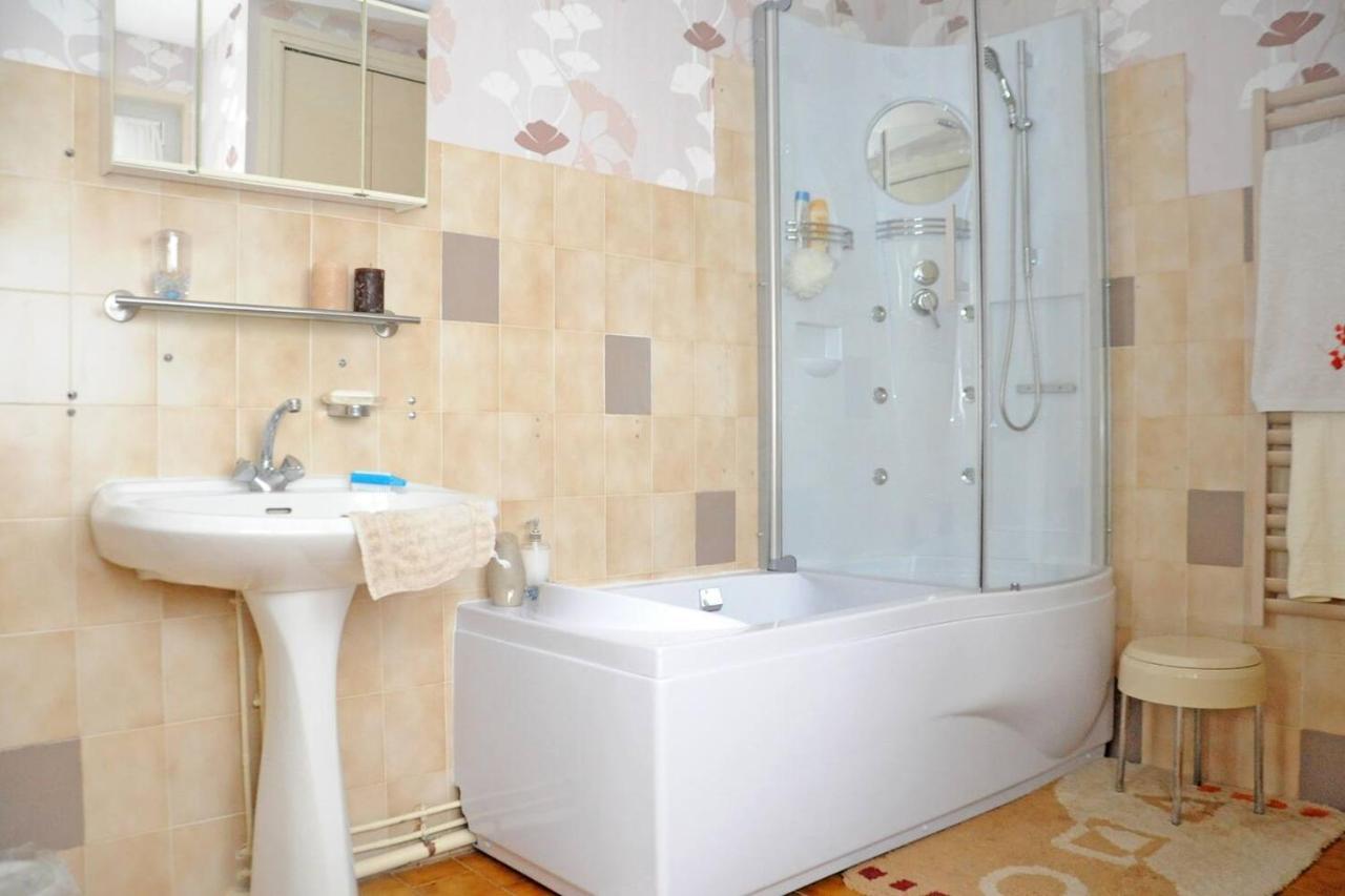 1 Bedroom House 20Min Walk To Centre In Турню Екстериор снимка