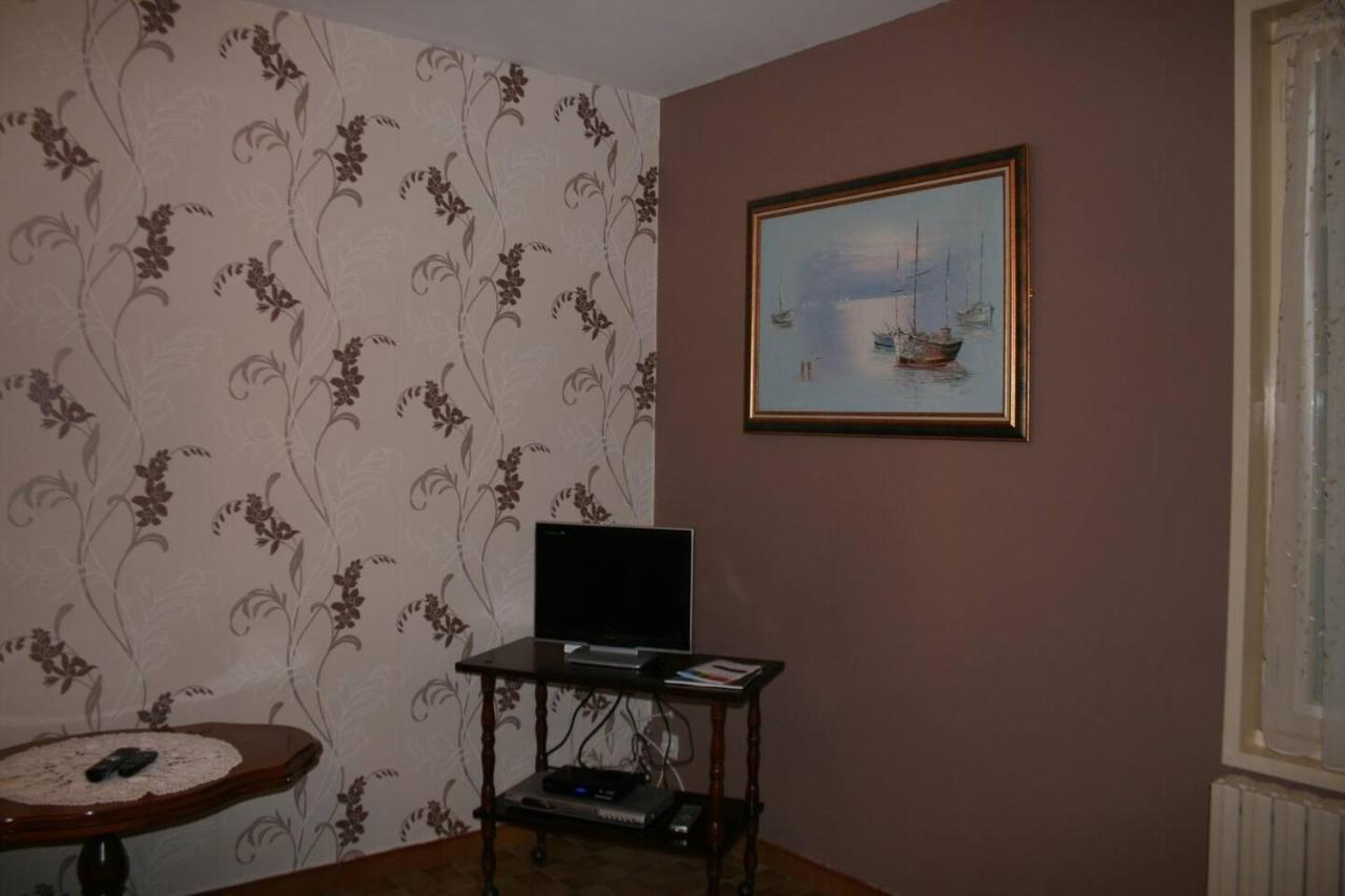 1 Bedroom House 20Min Walk To Centre In Турню Екстериор снимка