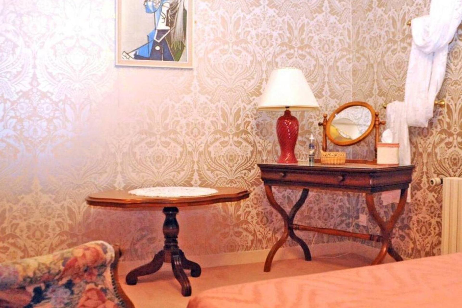 1 Bedroom House 20Min Walk To Centre In Турню Екстериор снимка